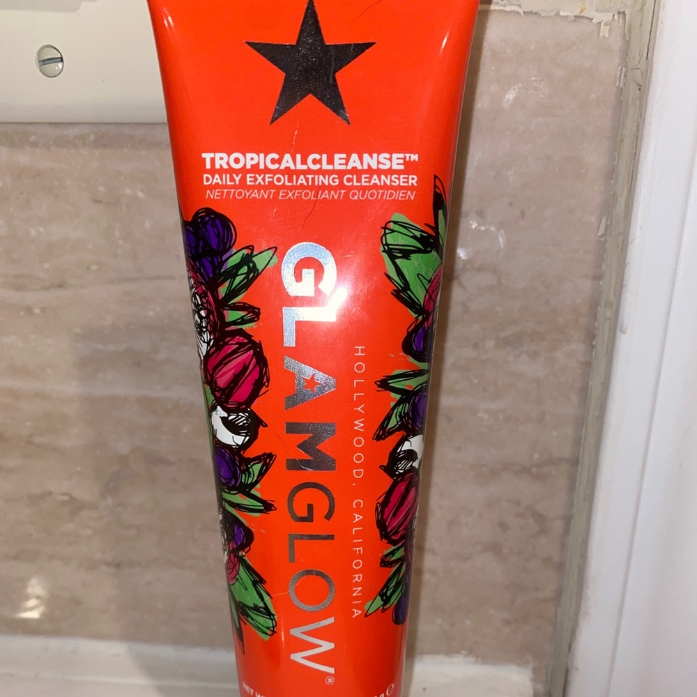 Brand New glam glow exfoliating cleanser ✨